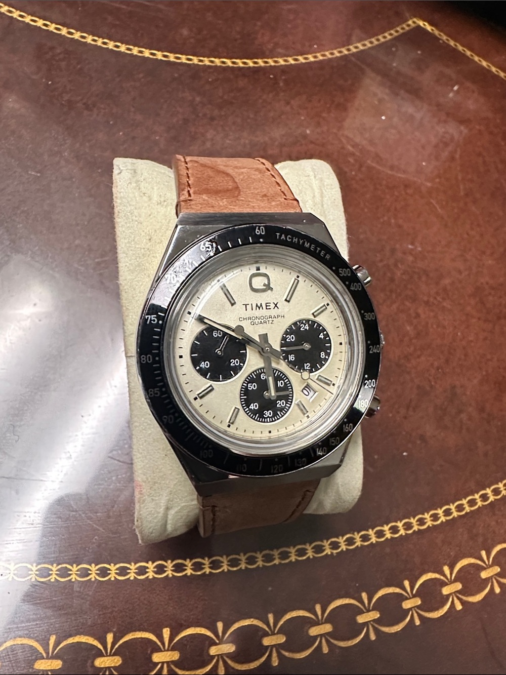 NWOB Timex Q Men's Chronograph quartz leather band Watch. Needs a new owner.
